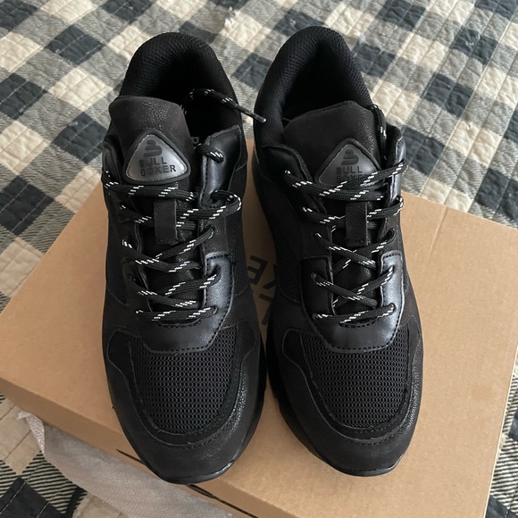 Bullboxer new sneakers. New. - Picture 2 of 3